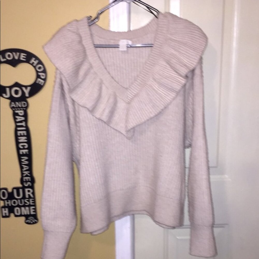 H&amp;M Fabulo Knit V-neck Ruffle Sweater XL